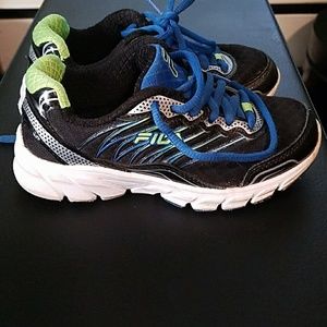 Fila sneakers size 12 little boys